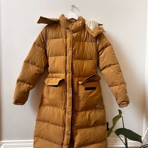 Northface long  Puffer Coat size M